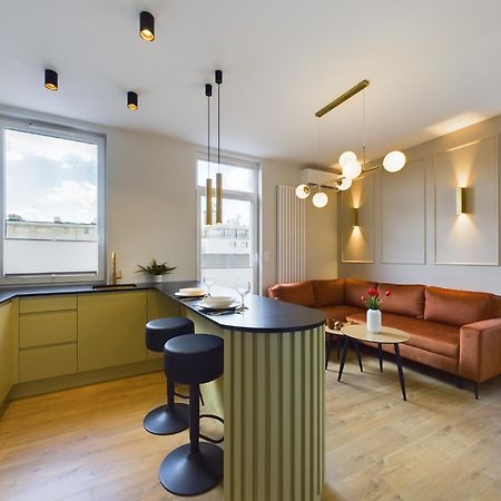 City Center Apartments Hoza By Noclegi Renters Warsaw Luaran gambar