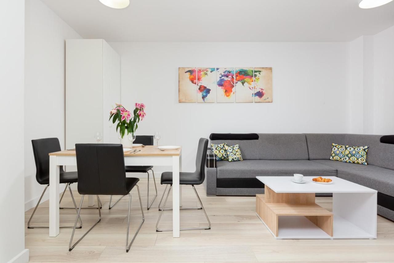 City Center Apartments Hoza By Noclegi Renters Warsaw Luaran gambar