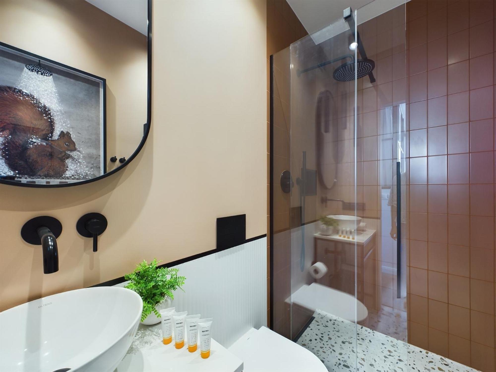 City Center Apartments Hoza By Noclegi Renters Warsaw Luaran gambar