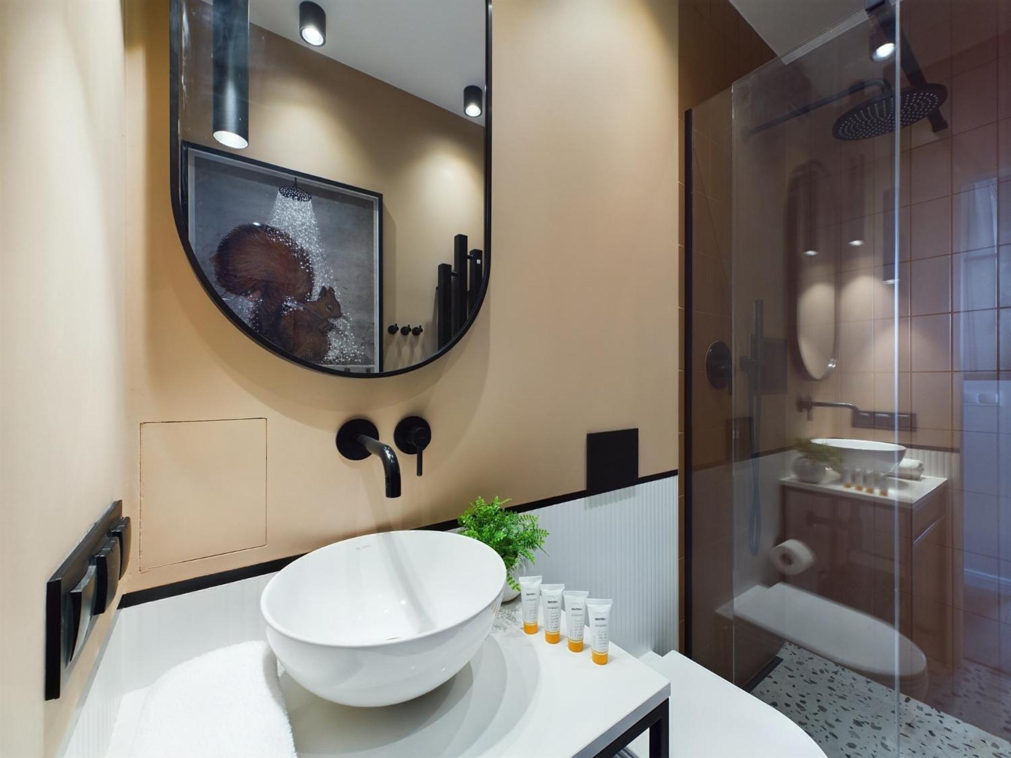 City Center Apartments Hoza By Noclegi Renters Warsaw Luaran gambar